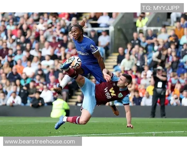 英超激战切尔西逆转热刺四比三全场沸腾转会传闻再起